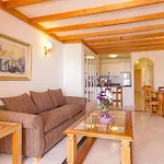 Sands Beach Resort Ξενοδοχείο 4*