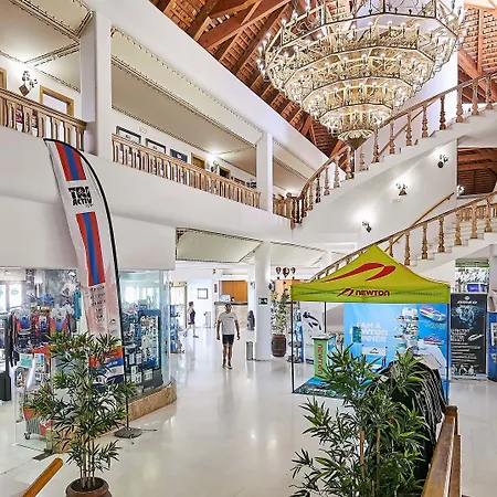 Ξενοδοχείο Sands Beach Resort 4*